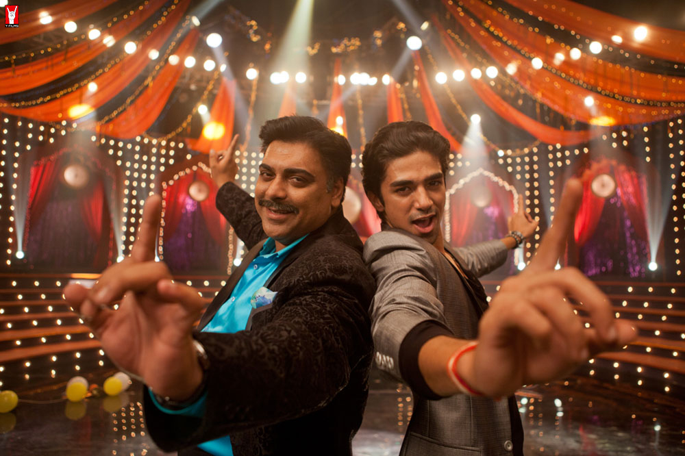 Mere Dad Ki Maruti Hip Hip Hurrah Image Gallery Of Mere Dad Ki Maruti Movie - Yash Raj Films