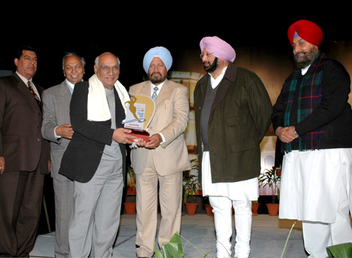 Punjabi-Pravasi-Divas-2006 Yash Chopra Honoured At Punjabi Pravasi Divas 2006