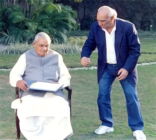 Mr. Yash Chopra Directs Prime Minister Atal Bihari Vajpayee's Music Video