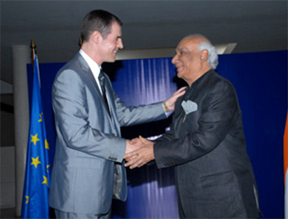 Yash Chopra honoured with the highest civilian award of France